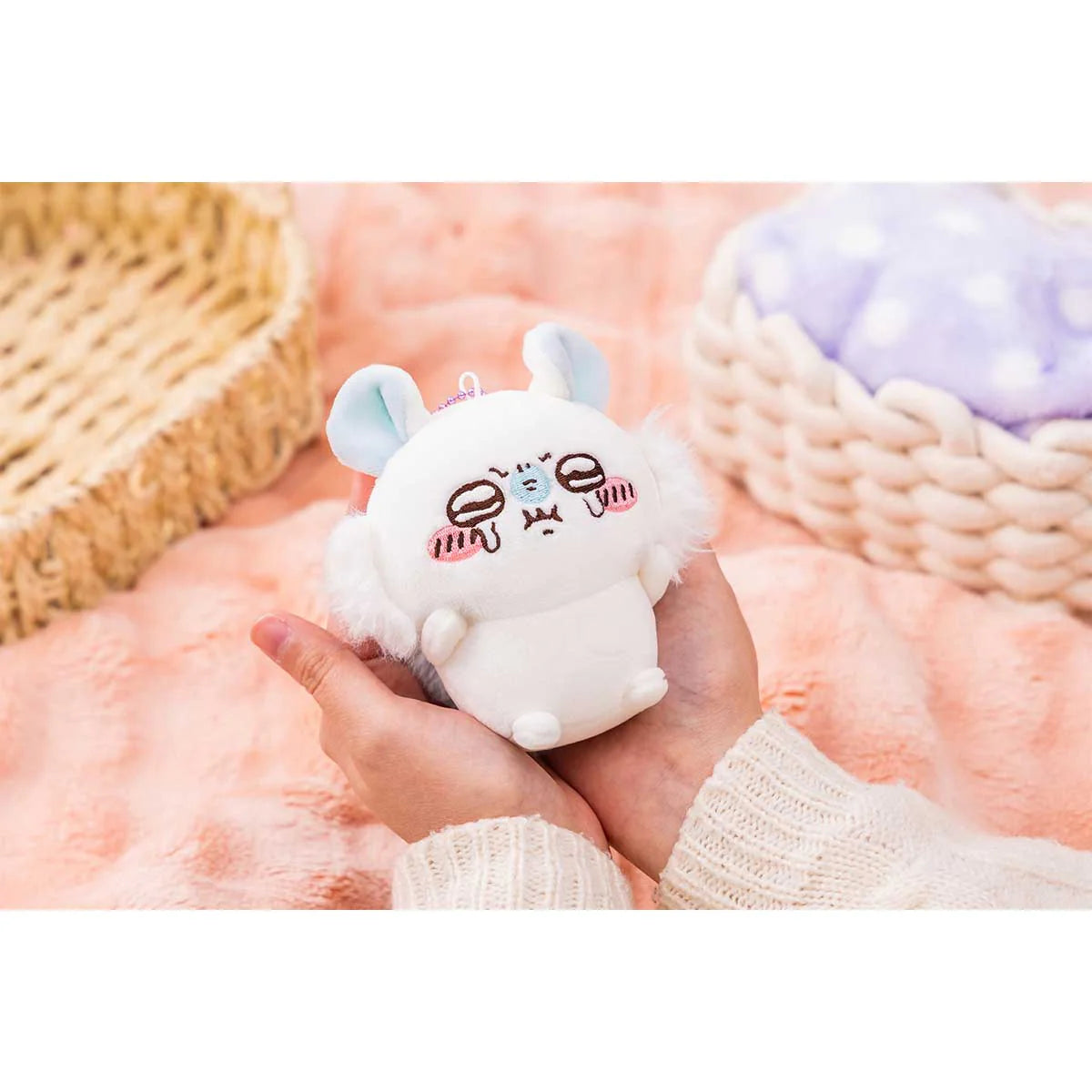 CHIIKAWA Kuri-Manju PUN. Mascot Holder Keychain
