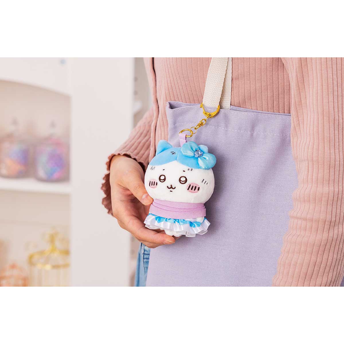 chiikawa-hachiware-caught-magical-mascot-holder-keychain