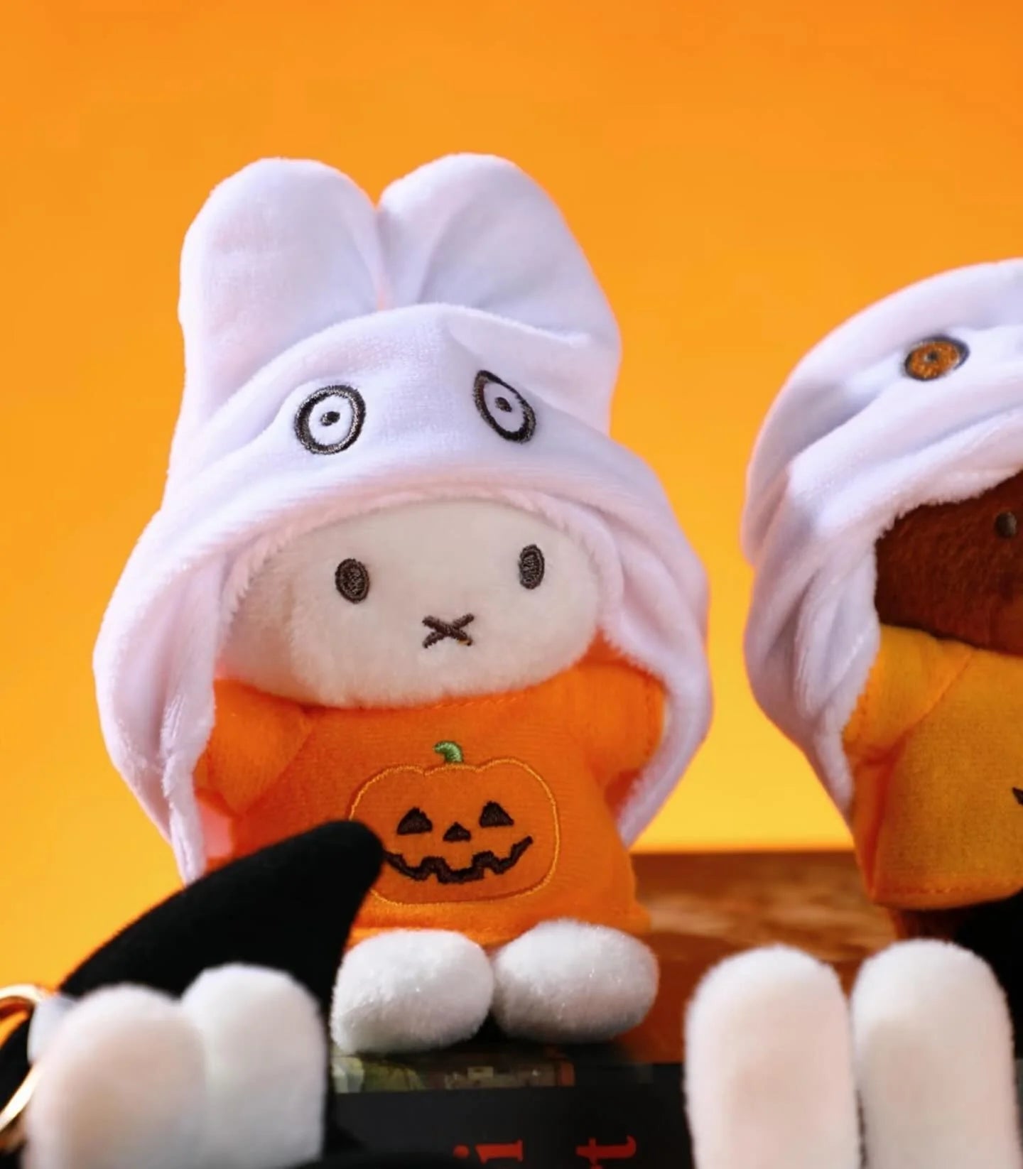 miffy-x-vipo-halloween-series-plush-keychain-blind-box