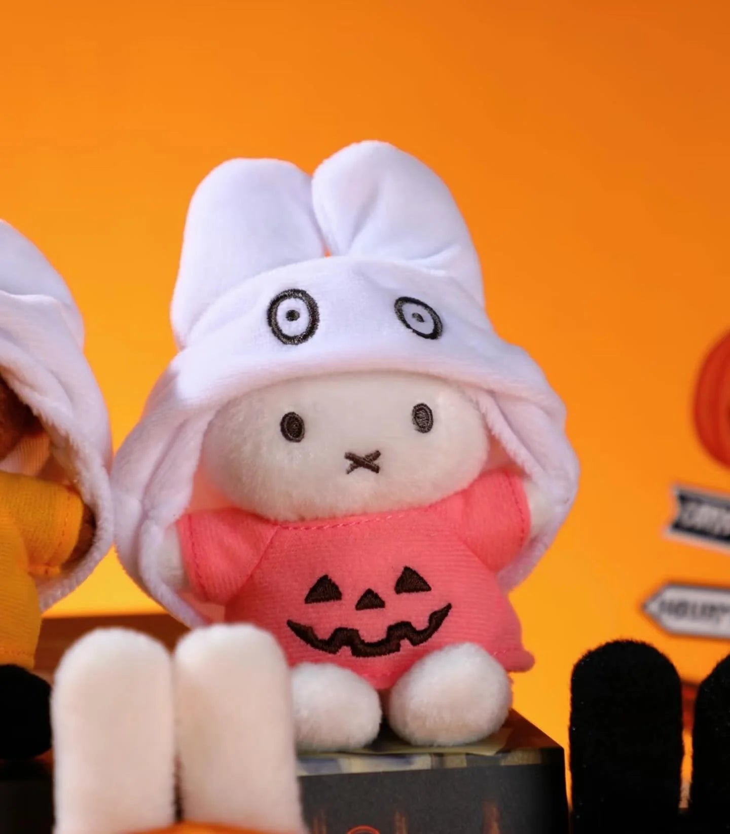 miffy-x-vipo-halloween-series-plush-keychain-blind-box
