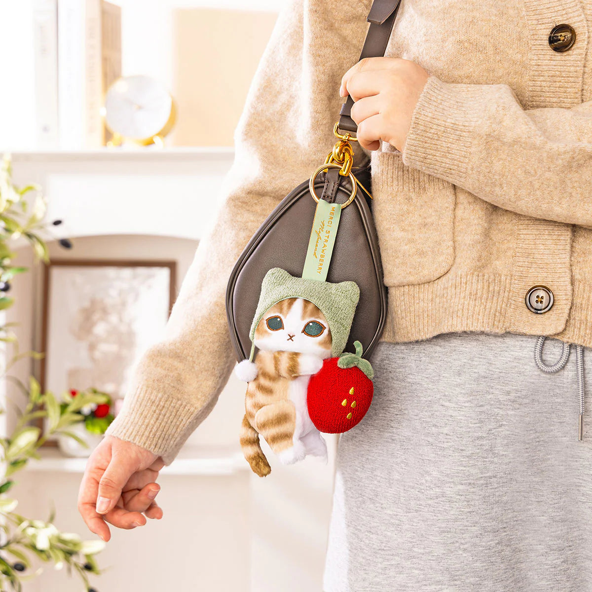 mofusand-merci-strawberry-mascot-holder-keychain-strawberry-tabby-cat-