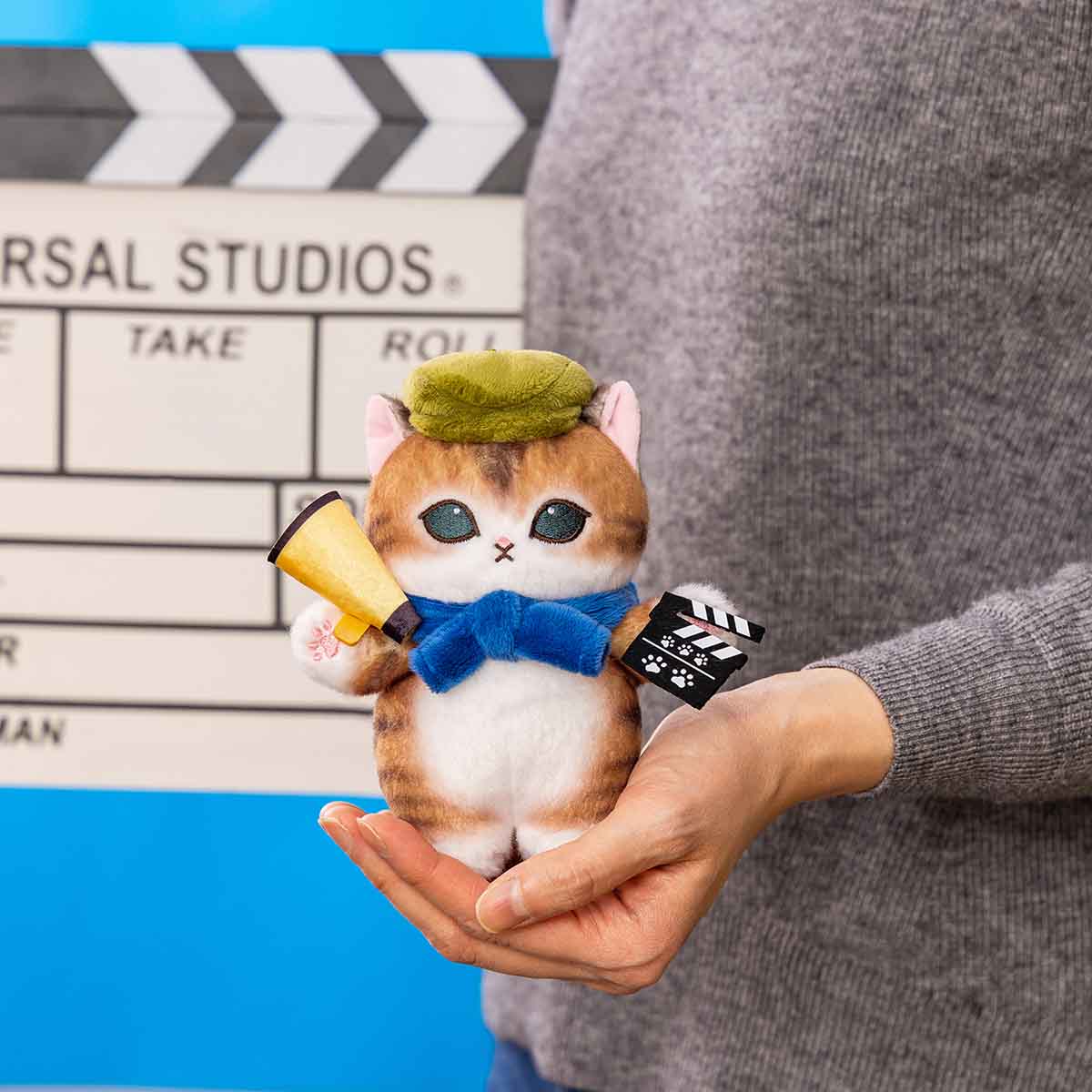 mofusand-mofumofu-journey-film-director-cat-mascot-holder-keychain
