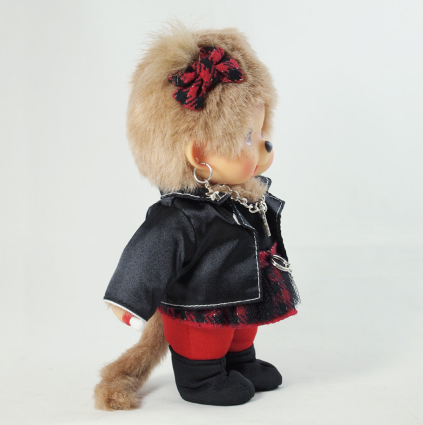 monchhichi-love-all-over-the-world-tokyo-fashion-rock-girl-plush-doll