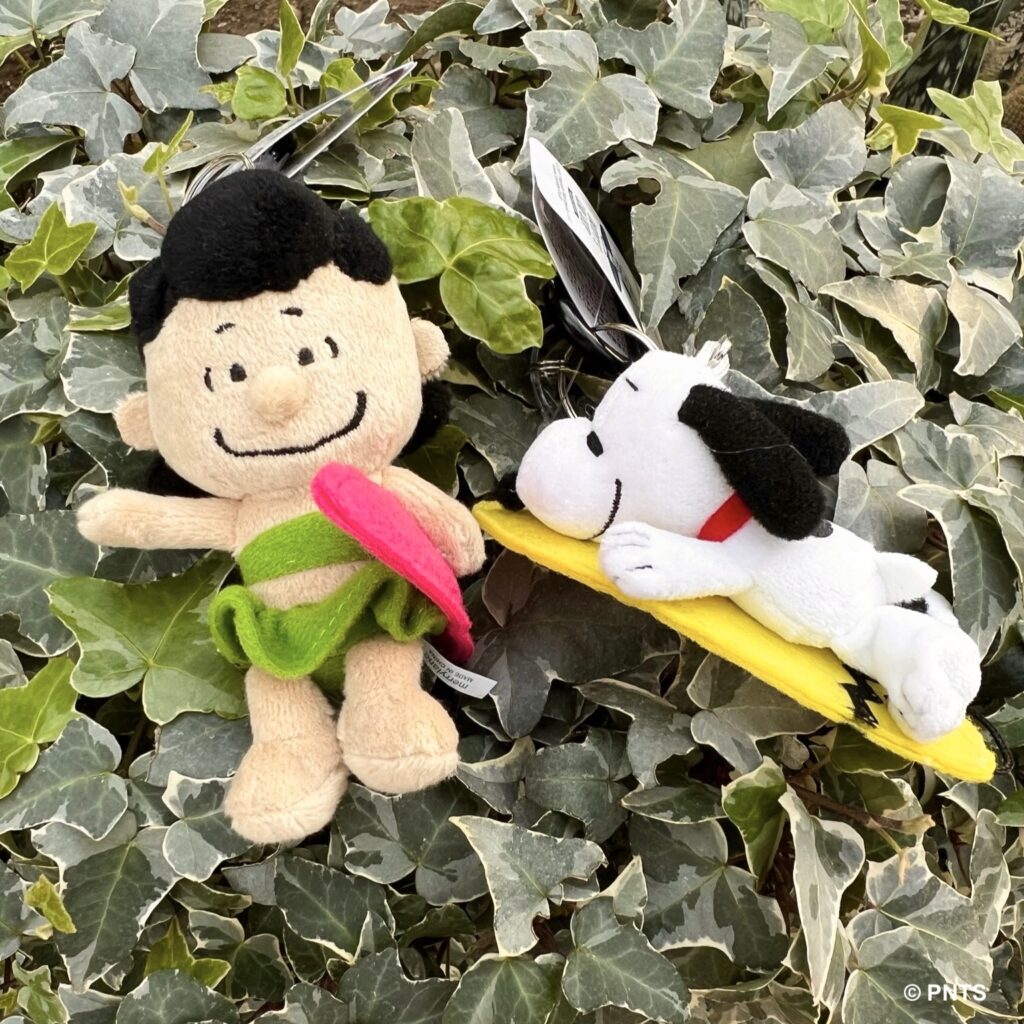 peanuts-hawaii-surf-shop-snoopy-surfboard-mascot-holder-keychain