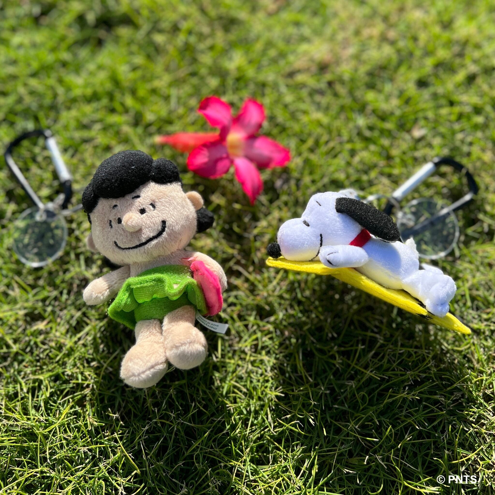 peanuts-hawaii-surf-shop-snoopy-surfboard-mascot-holder-keychain