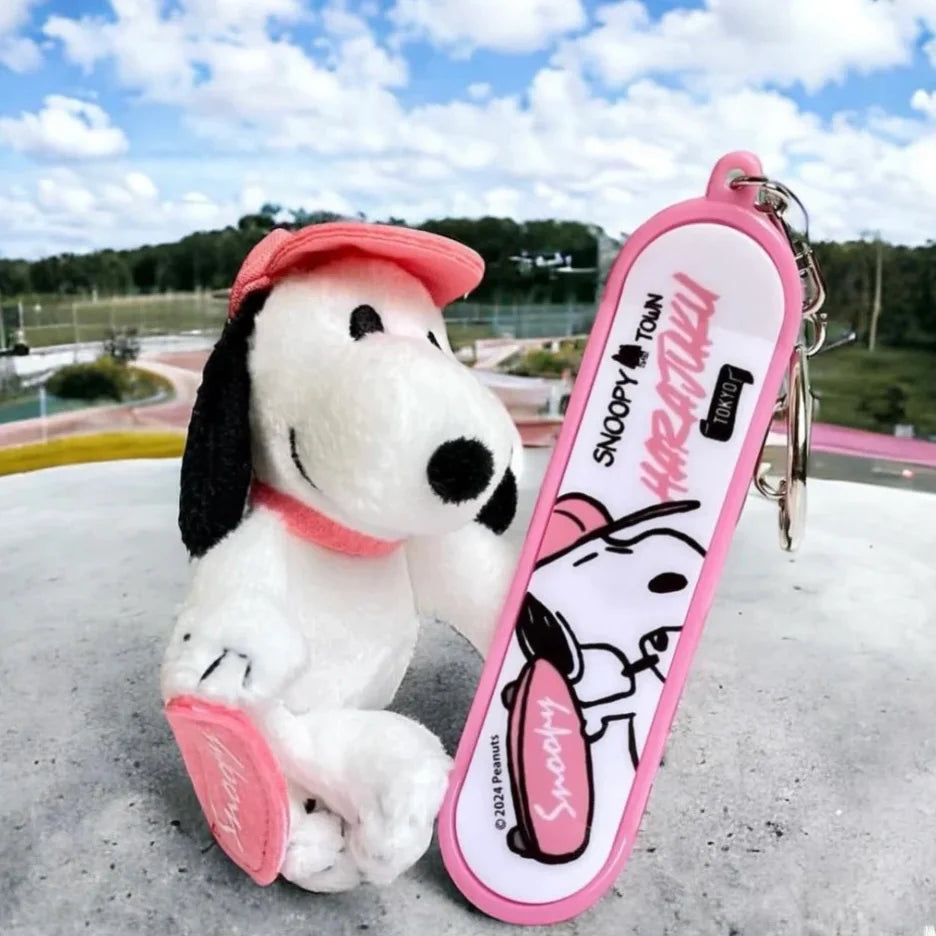 peanuts-snoopy-harajuku-exclusive-skateboard-keychain