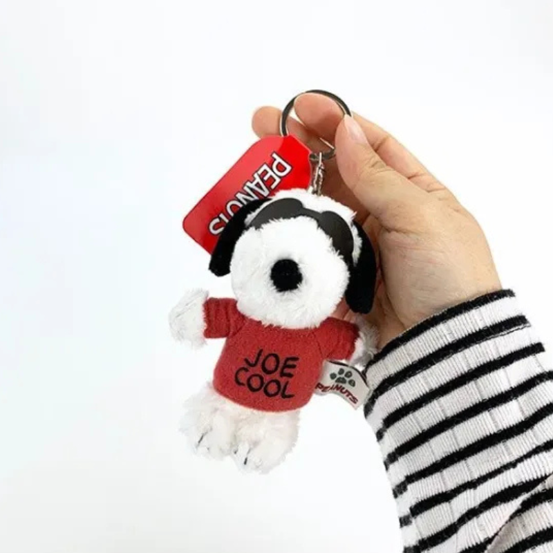 peanuts-snoopy-joe-cool-red-mascot-holder-keychain