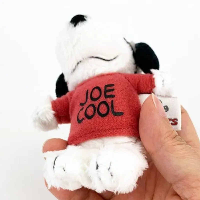 peanuts-snoopy-joe-cool-red-mascot-holder-keychain