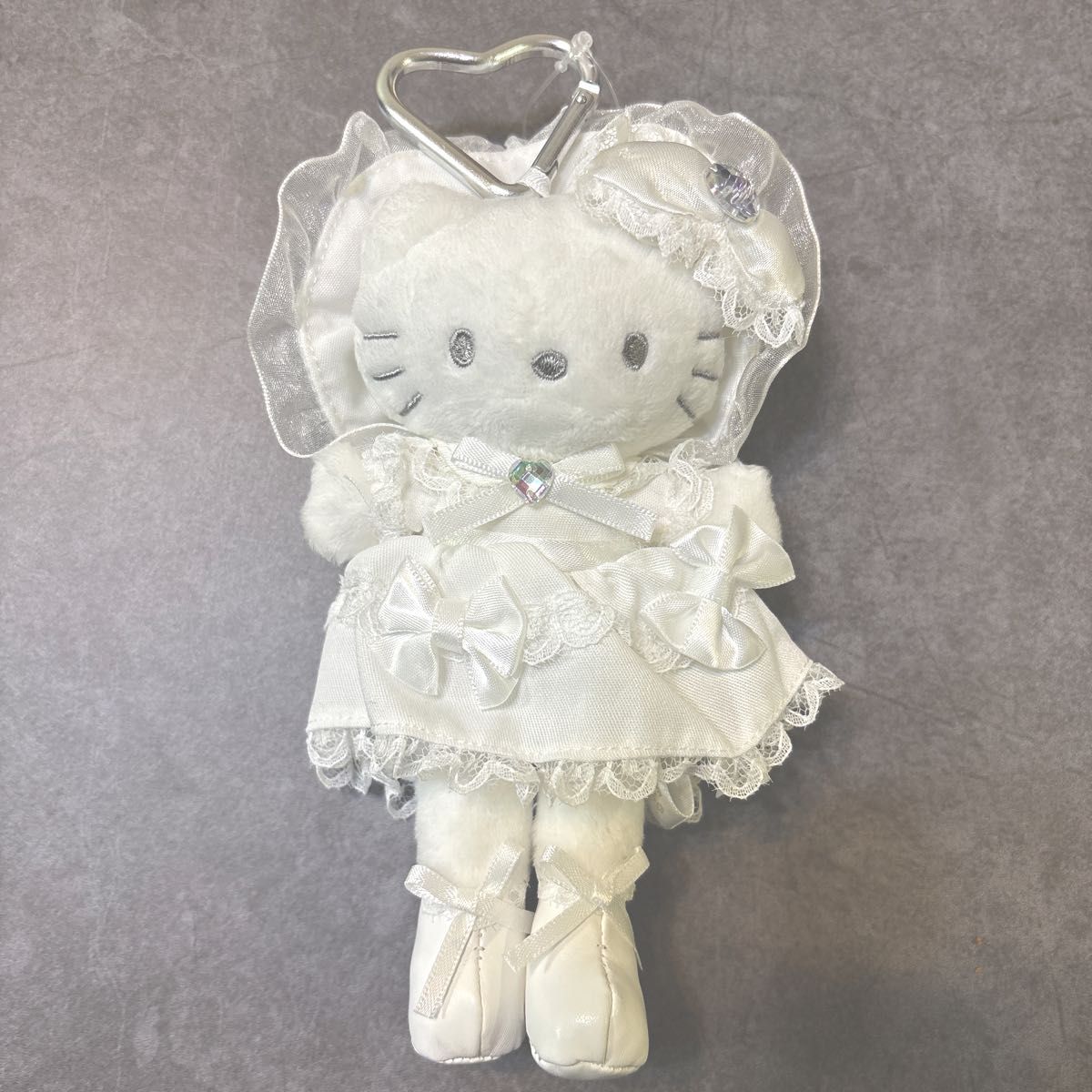 sanrio-hello-kitty-style-up-long-leg-white-lolita-kiddy-land-limited-mascot-holder-keychain