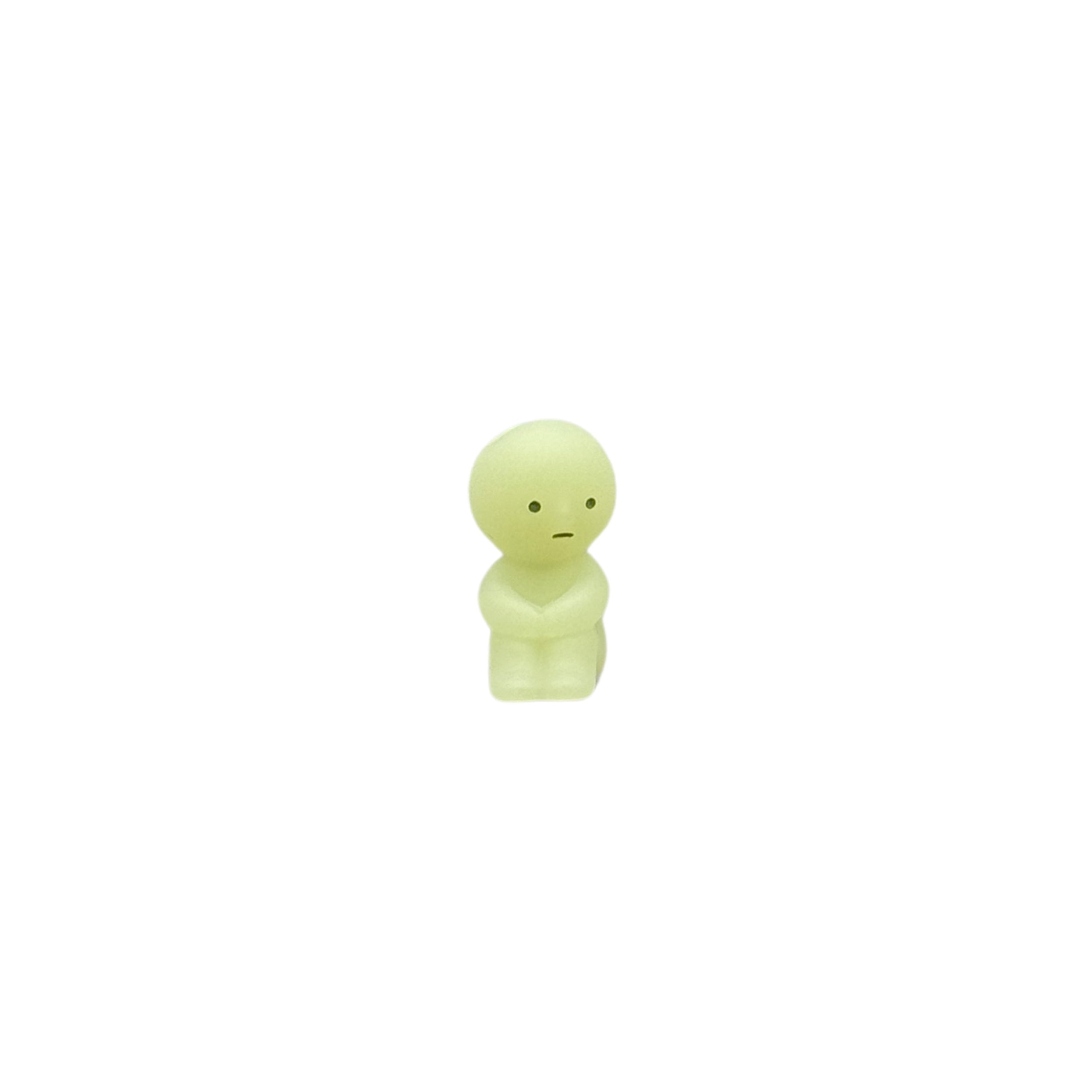 Smiski Zipperbite Hugging Knee glow-in-the-dark bag charm, additional view
