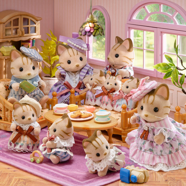 sylvanian-families-baby-striped-cat-elegant-trio-set