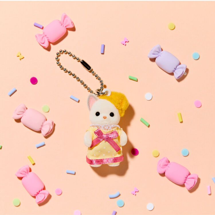 sylvanian-families-chihuahua-yellow-dress-keychain