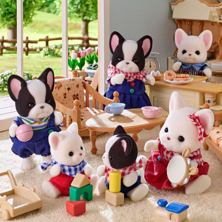sylvanian-families-french-bulldog-family-set