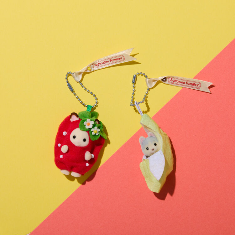 sylvanian-families-husky-baby-banana-keychain