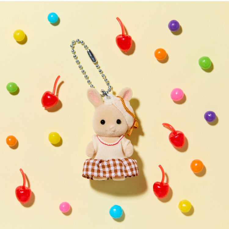 sylvanian-families-milk-rabbit-jumper-skirt-keychain