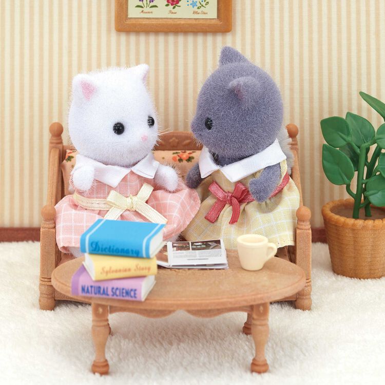 sylvanian-families-persian-cat-girl-white