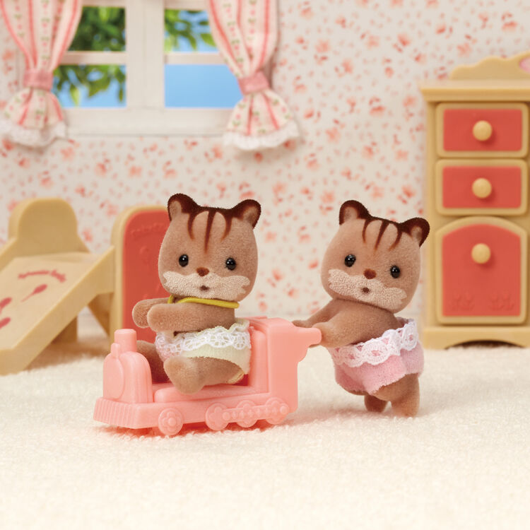 sylvanian-families-walnut-squirrel-twins